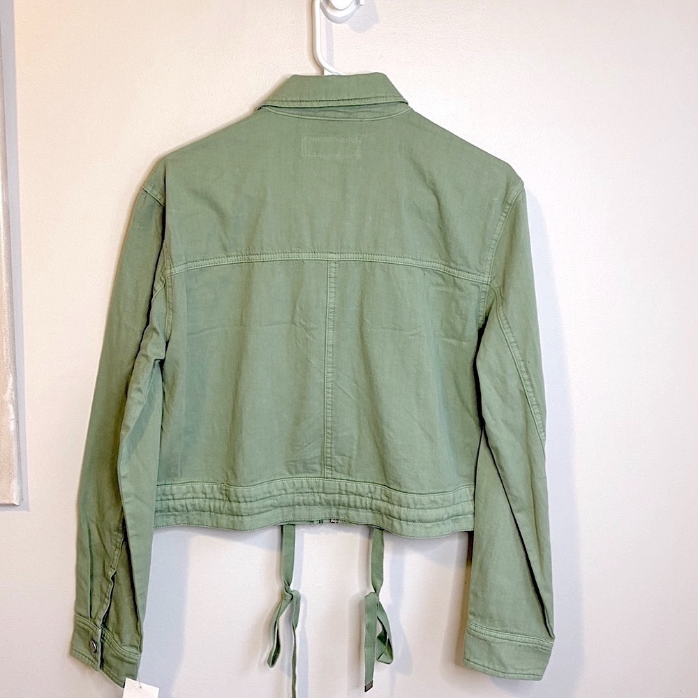 NWT BLANK NYC Here and Now Cropped Utility Jacket Green Size Small - Picture 4 of 13
